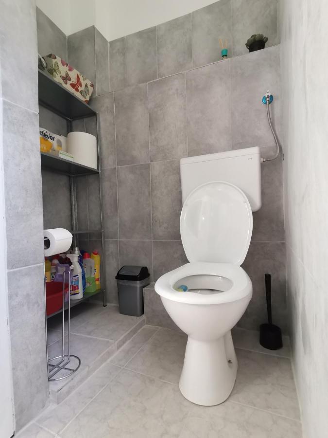 Ema & Mila 2 Apartment Knin Ngoại thất bức ảnh