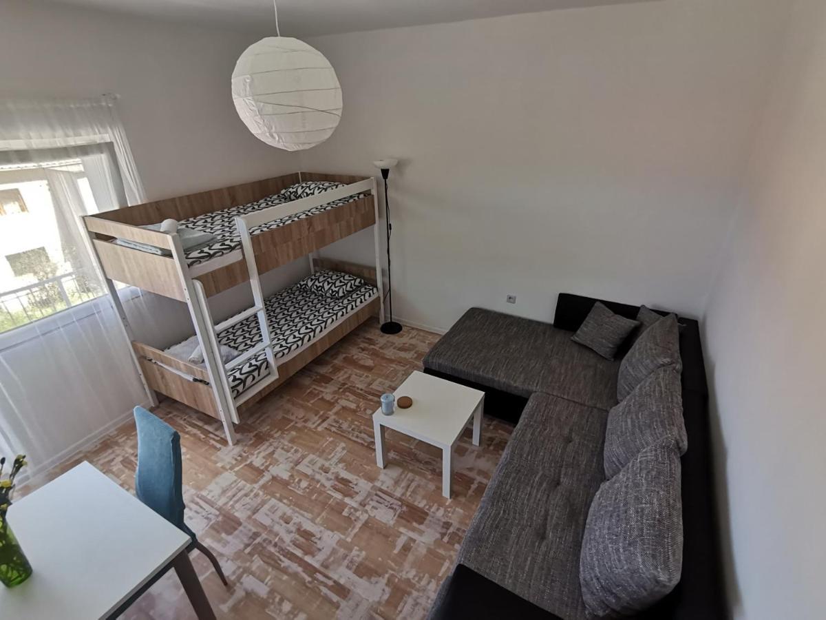 Ema & Mila 2 Apartment Knin Ngoại thất bức ảnh